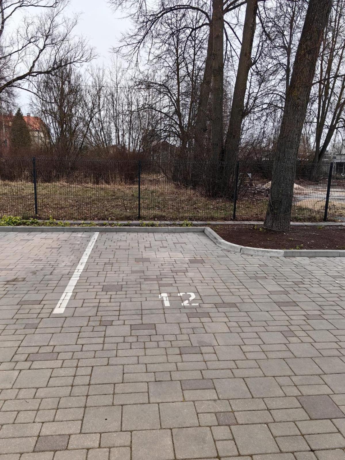 Comfortable Design On Vilanu With Parking Huoneisto